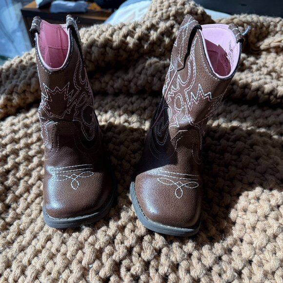 USA Size 8 Girl Cowboy Boots Little cowgirl Boots for the Farm or Costume - Picture 1 of 10